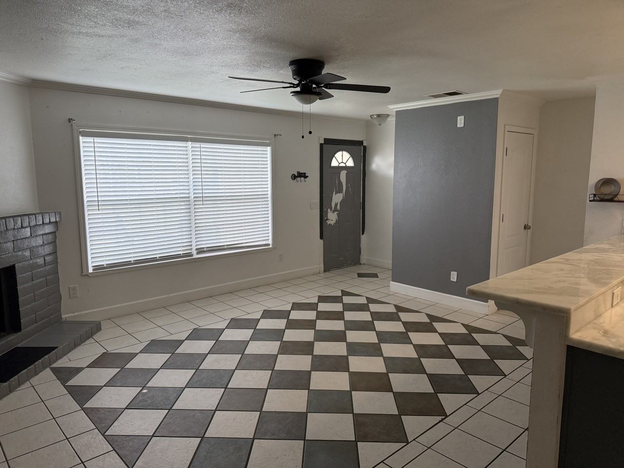 1033 Fremont Blvd #NA - Photo 3 of 22