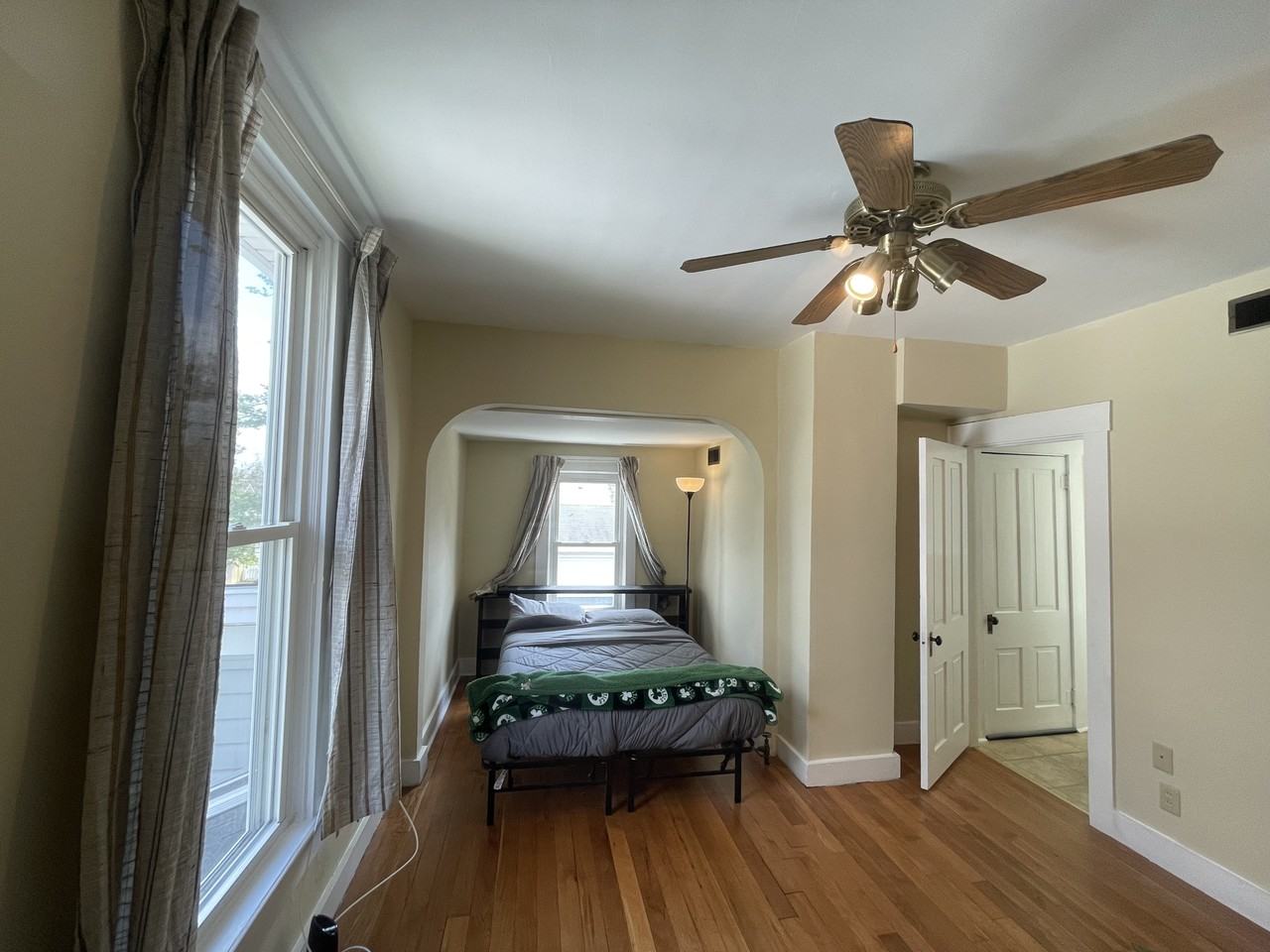 325 S Plum St #3 - Photo 7 of 10