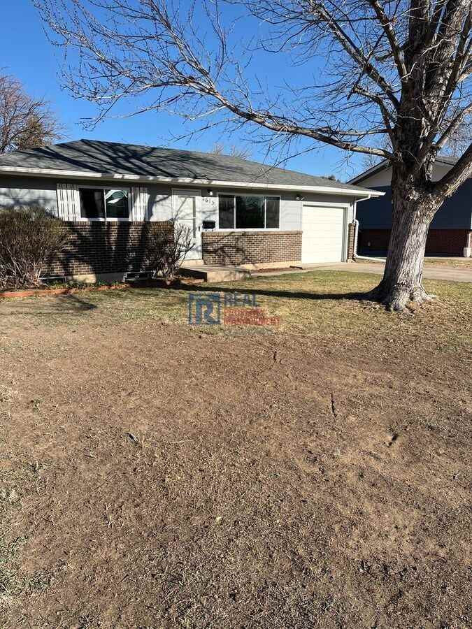 2615 W 15th St - Photo 2 of 23