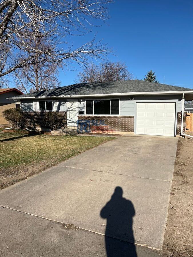 2615 W 15th St - Photo 3 of 23