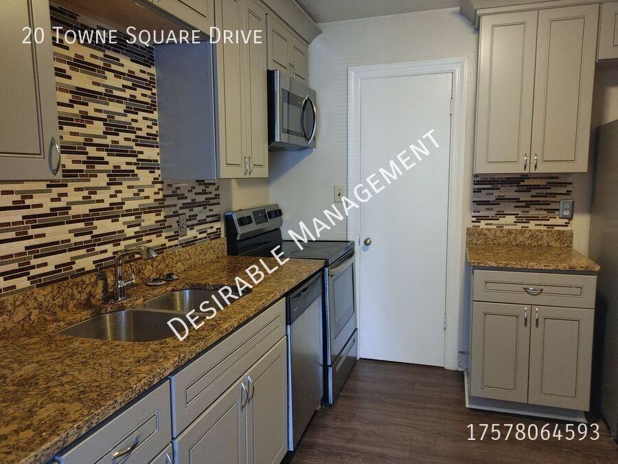 20 Towne Square Dr - Photo 2 of 15