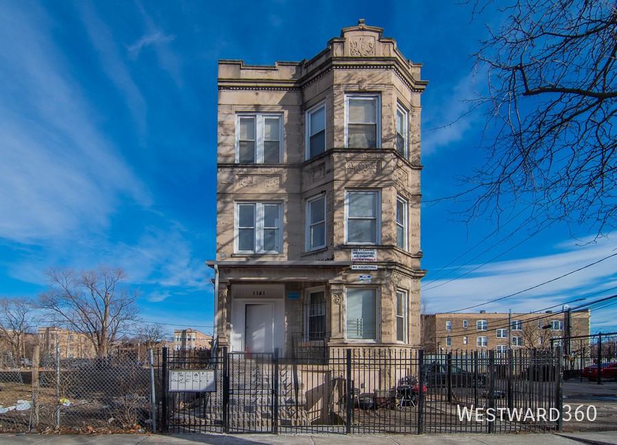 1141 S Francisco Ave #1F