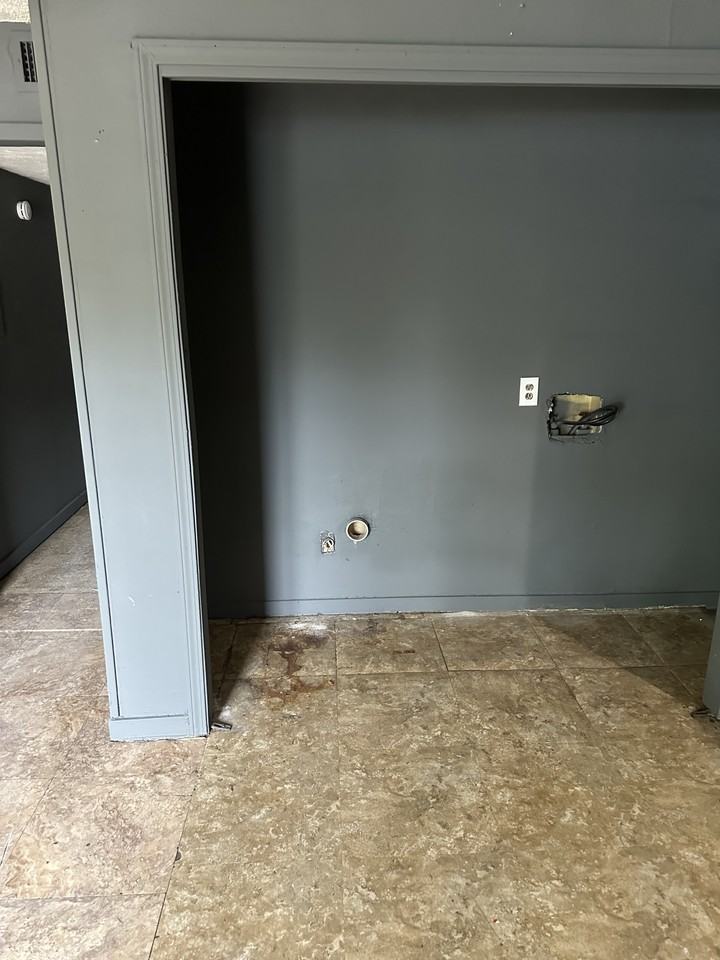 805 George Kersh Dr #B - Photo 3 of 10