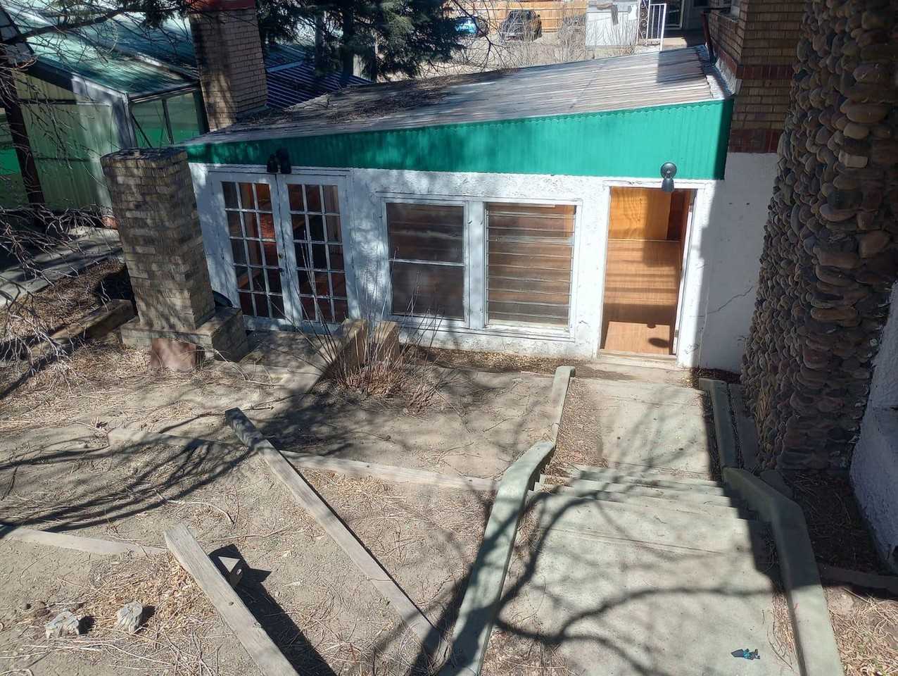 817 Colorado Ave - Photo 2 of 37