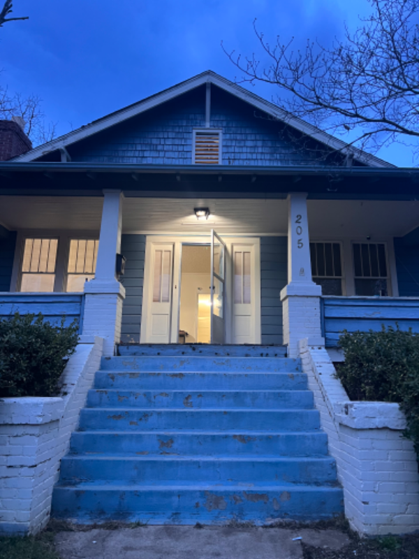 205 Montana Ave - Photo 2 of 2