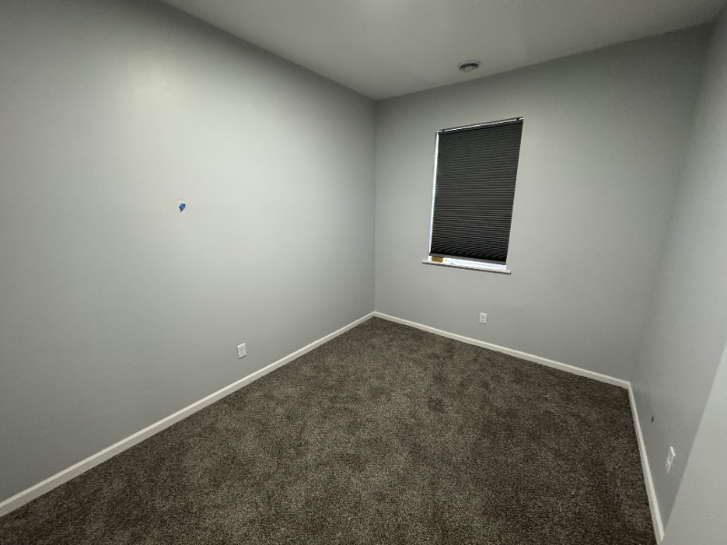 1009A S 11th St - Photo 3 of 12