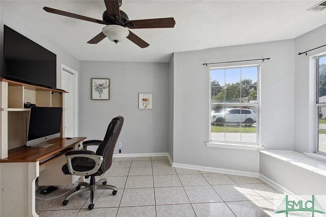 128 Saint Ives Drive - Photo 5 of 28