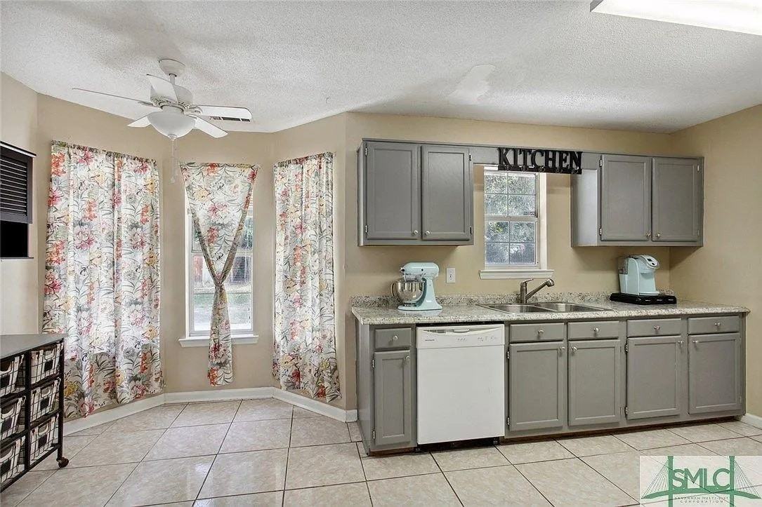 128 Saint Ives Drive - Photo 7 of 28