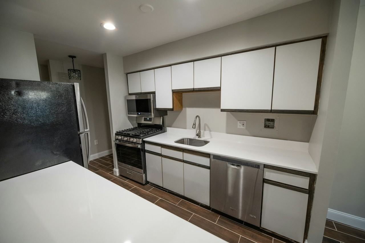 1605 Summit Pointe - Photo 4 of 20