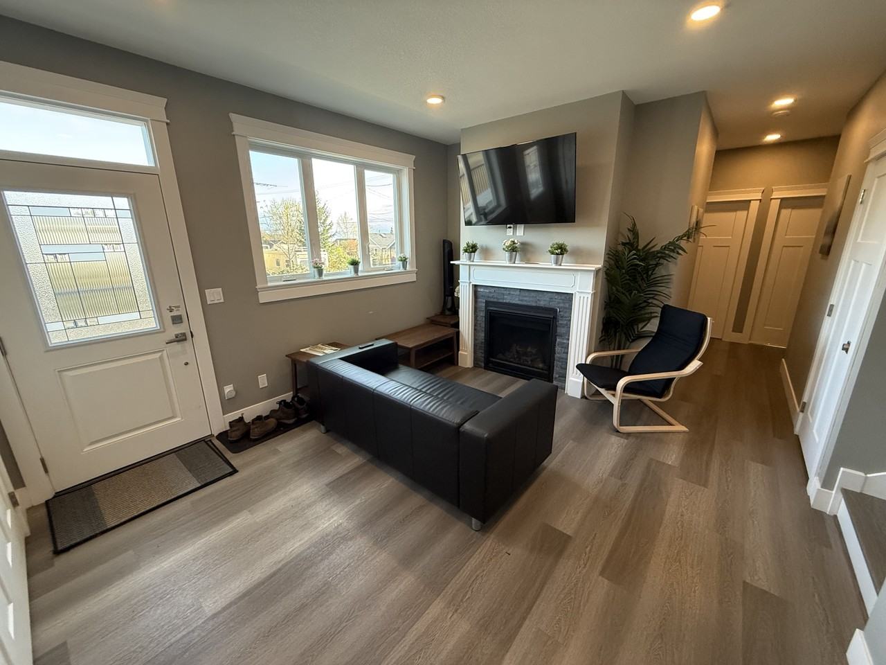 450 Irwin St #9 - Photo 5 of 17