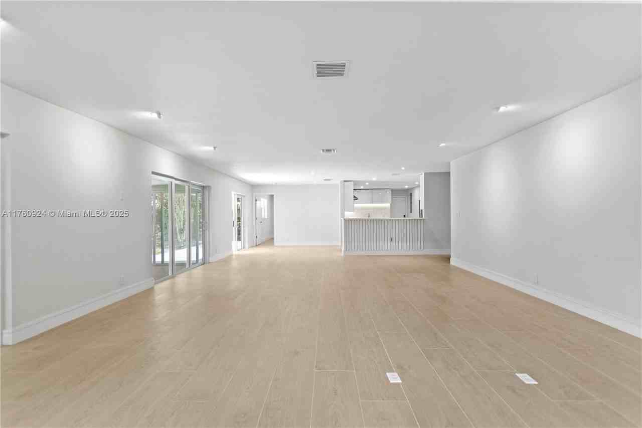 809 Cypress Boulevard #V53 - Photo 6 of 50