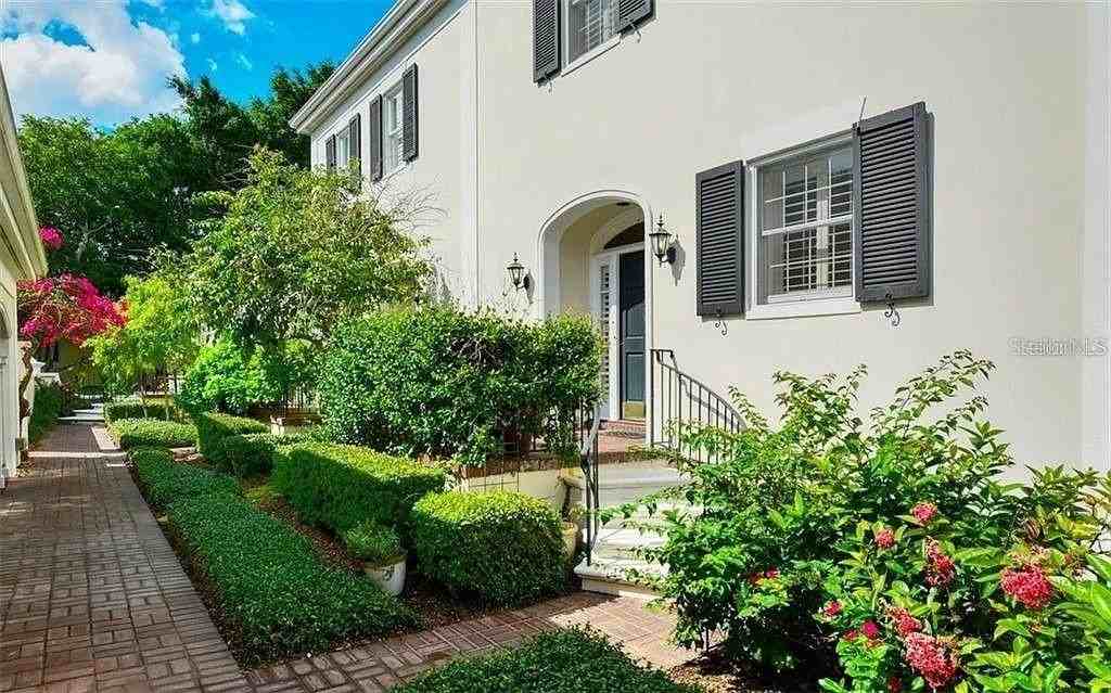 60 Bishops Court Rd #114