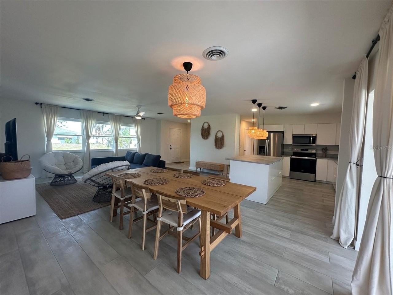 65 Oakland Hills Pl - Photo 2 of 20