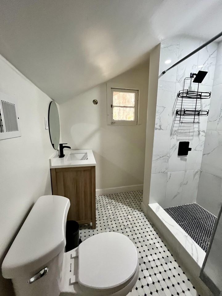 Basswood St - Photo 4 of 15