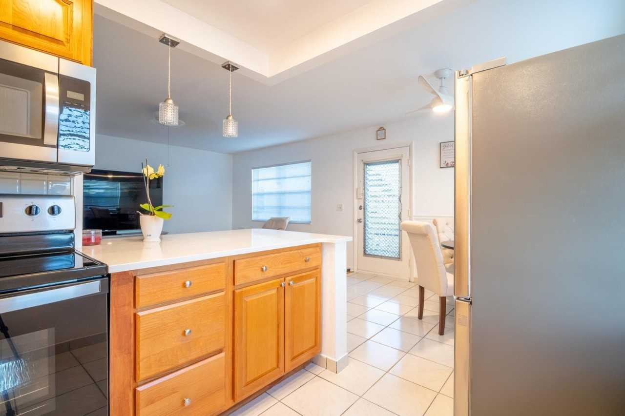 313 Burgundy G #G - Photo 7 of 30