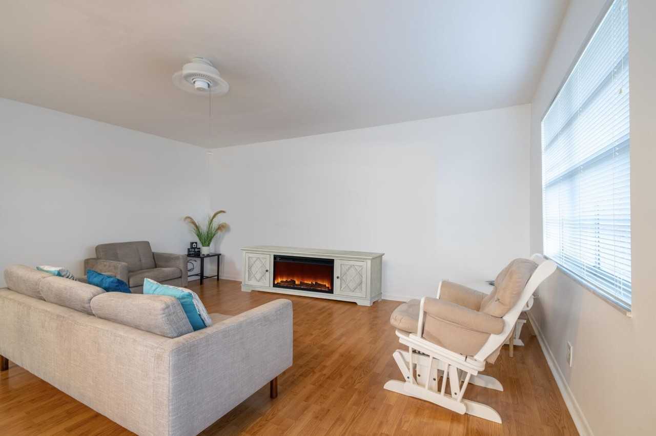 313 Burgundy G #G - Photo 6 of 30