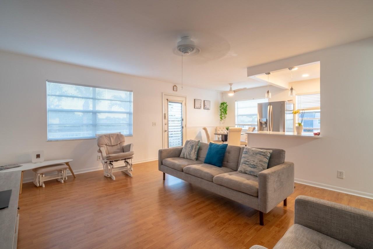 313 Burgundy G #G - Photo 3 of 30