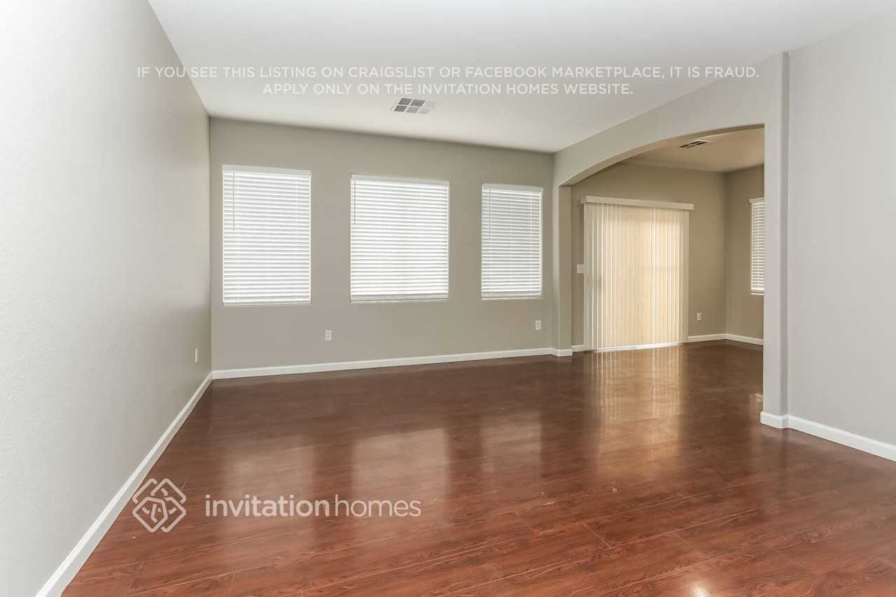 1119 Cove Palisades Dr - Photo 3 of 14