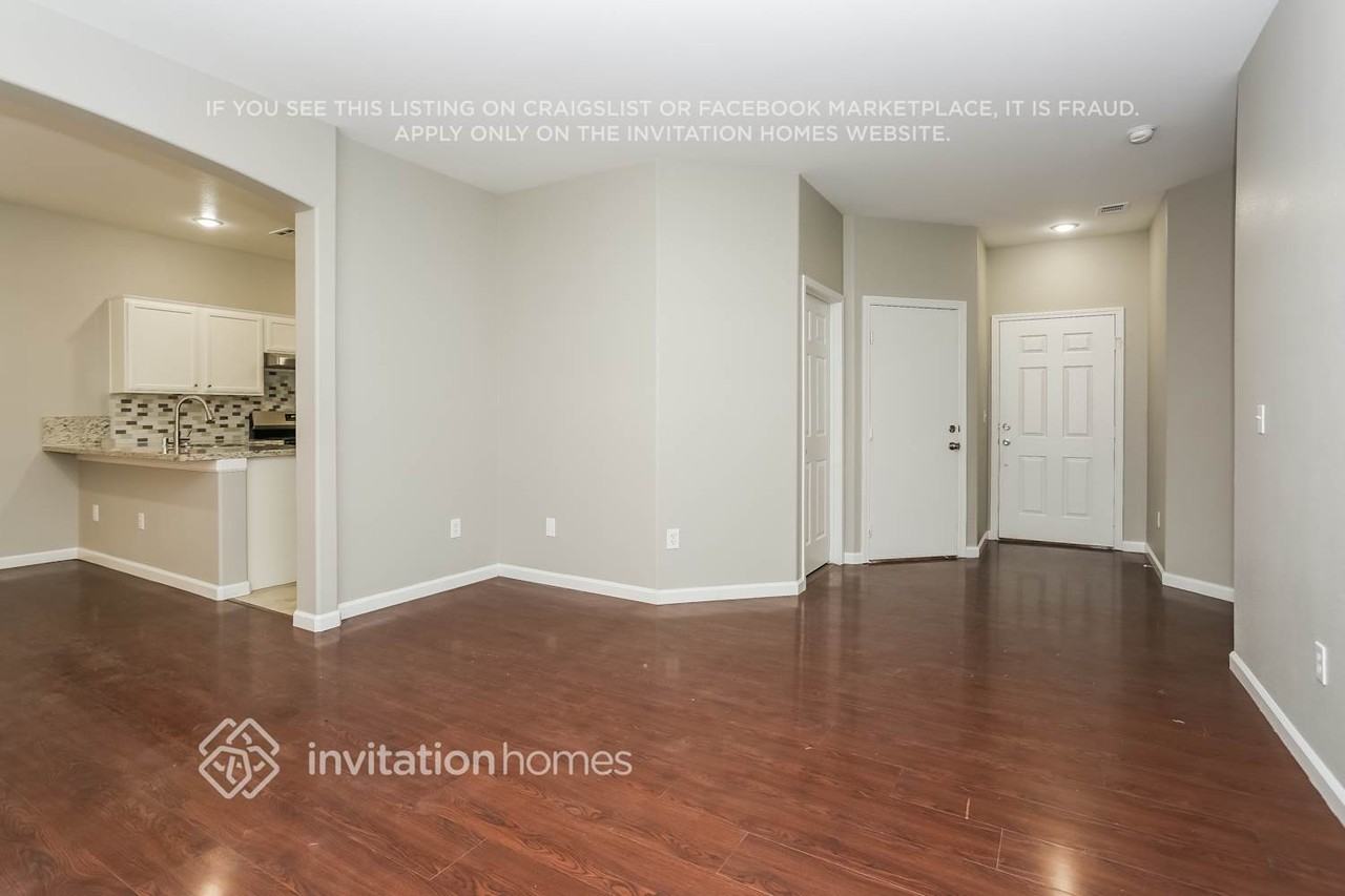 1119 Cove Palisades Dr - Photo 2 of 14