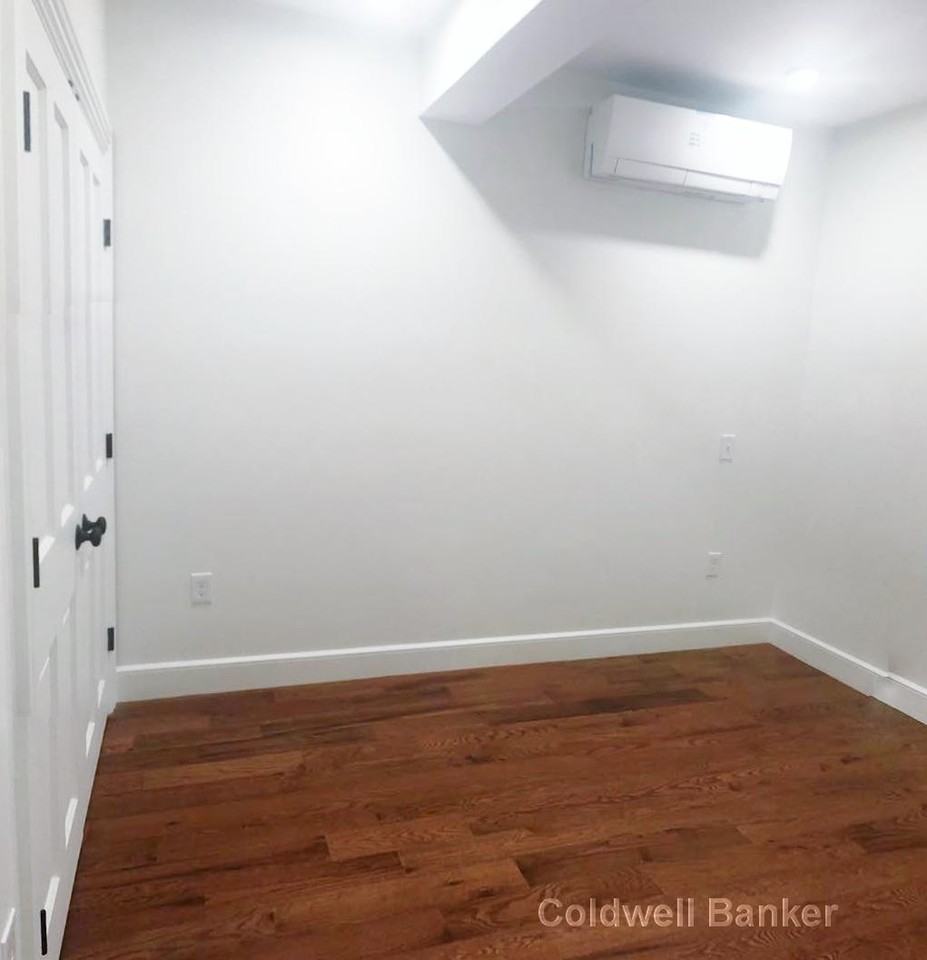 1776 Beacon St #B - Photo 5 of 8