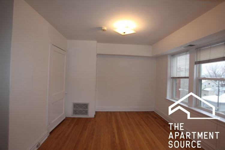 3056 W Berteau Ave #G - Photo 2 of 4