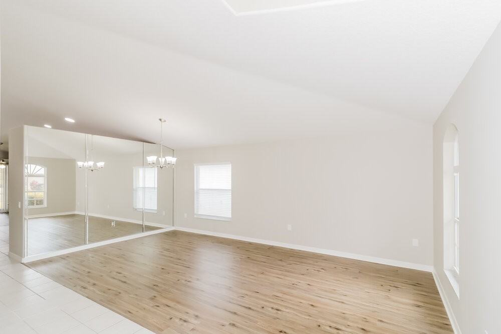 19234 Fishermans Bend Dr - Photo 5 of 16