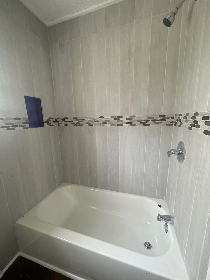 694 Hamilton St - Photo 4 of 4