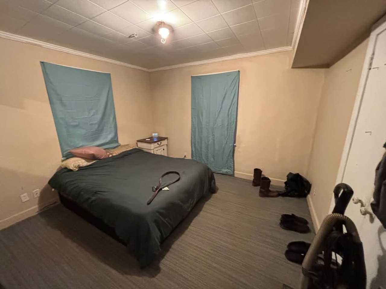 4863 Windermere Ave - Photo 3 of 11