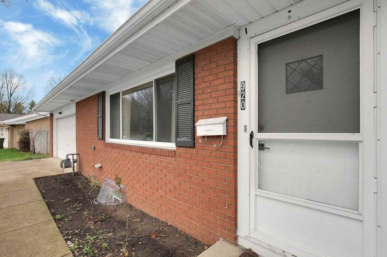 920 Hillsdale Dr - Photo 2 of 26