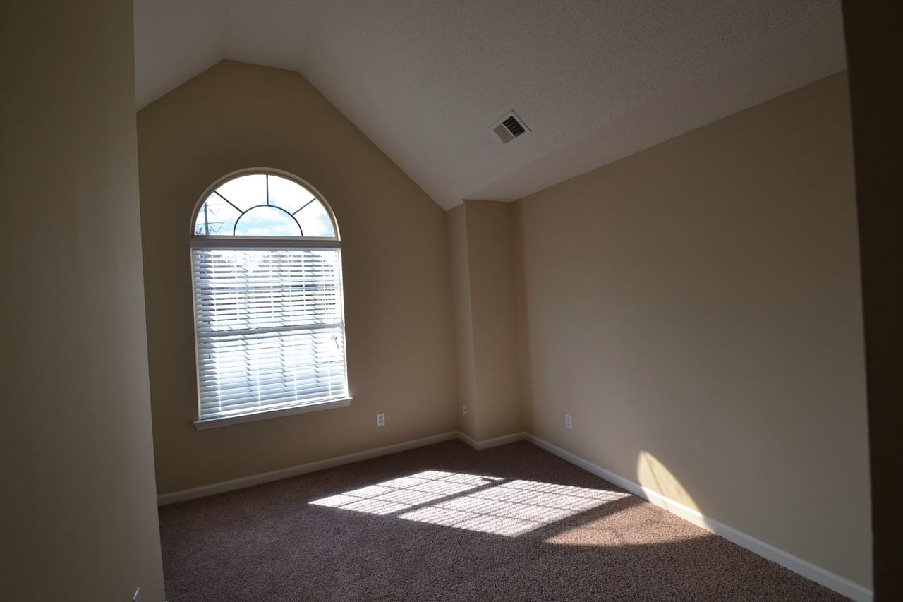 561 Carlsbad Cove - Photo 3 of 6