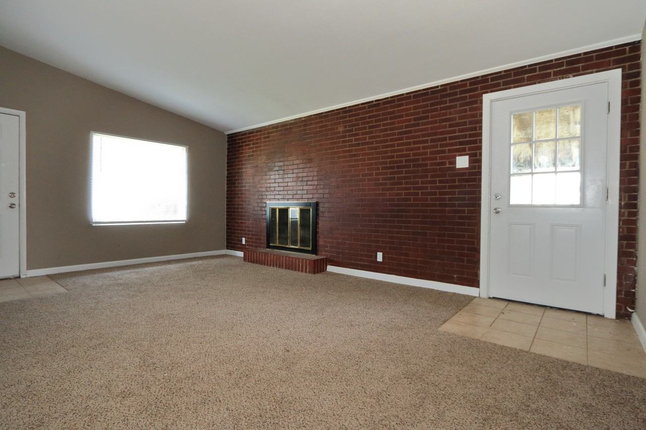 6912 Midwood Ave - Photo 3 of 13