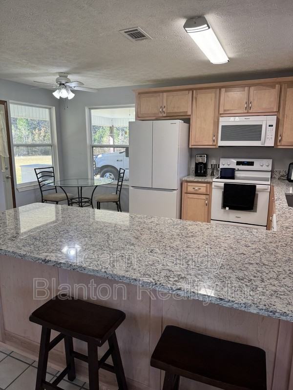 2295 Chippendale Rd - Photo 3 of 28