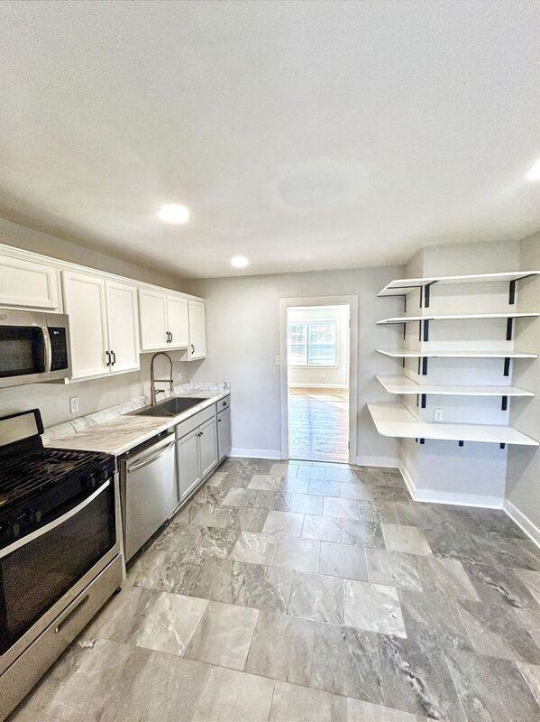 3002 5th Ave - Photo 3 of 18
