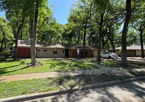 313 Robinhood Dr - Photo 1 of 1