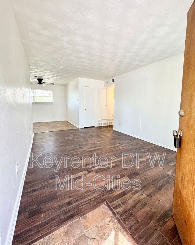 1225 Fairdale St - Photo 2 of 16
