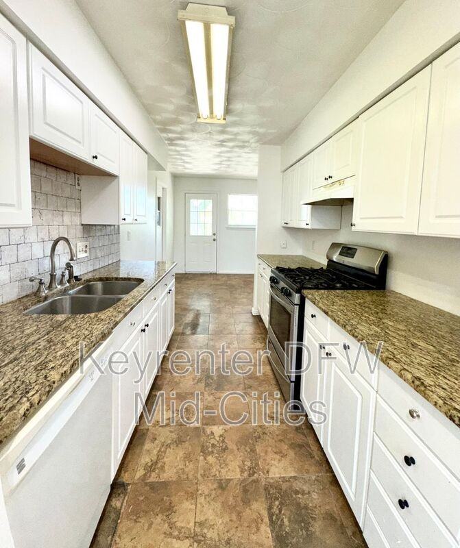 1225 Fairdale St - Photo 4 of 16