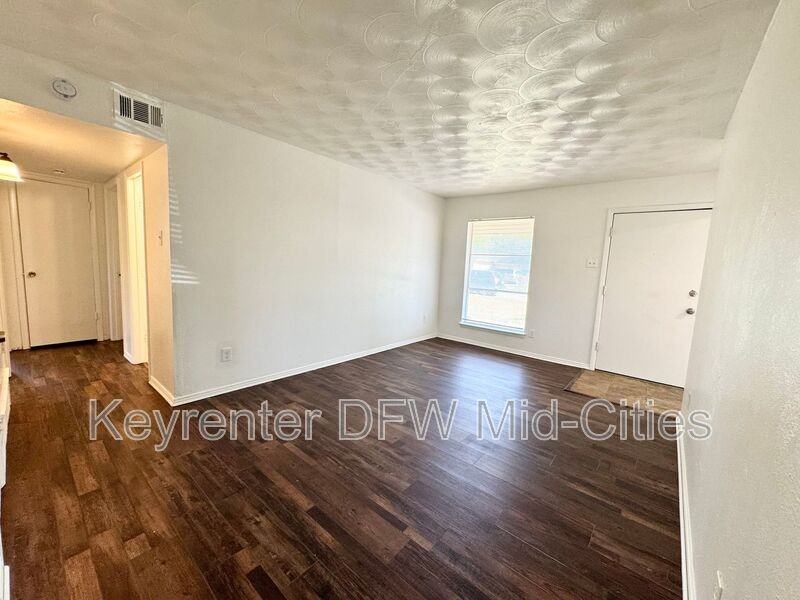 1225 Fairdale St - Photo 7 of 16