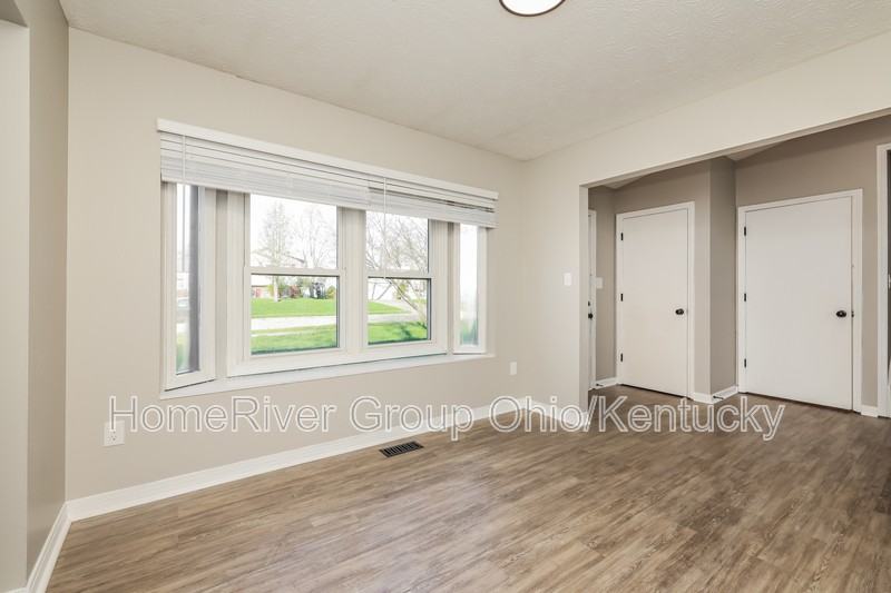 1214 Nouvelle Dr - Photo 3 of 22