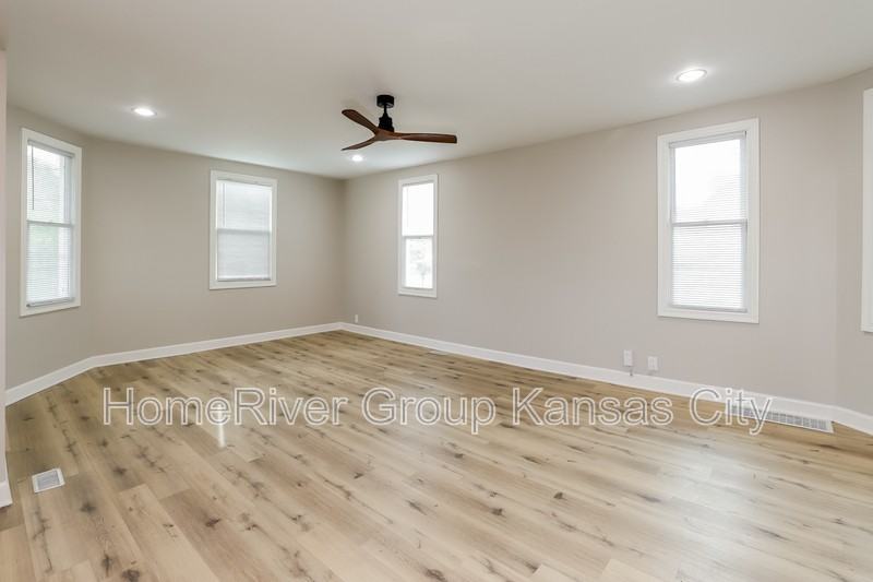 1602 S 29th St - Photo 3 of 21
