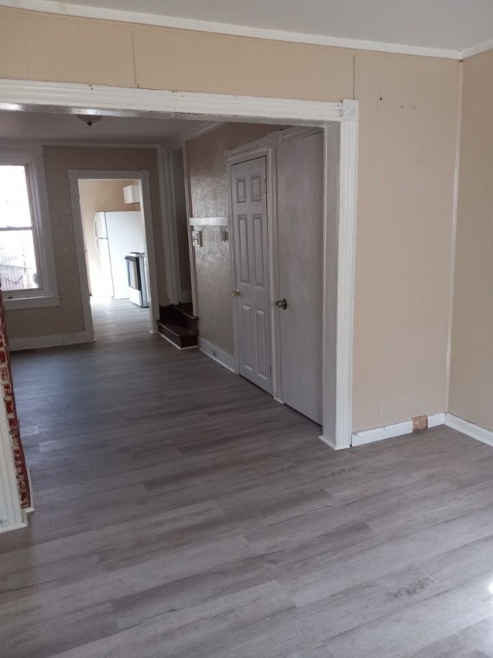 227 Hudson St - Photo 3 of 9