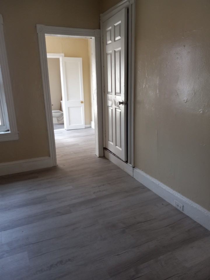 227 Hudson St - Photo 6 of 9