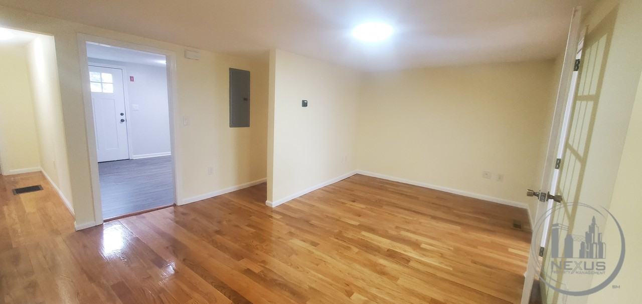 90 S Main St - Photo 2 of 33