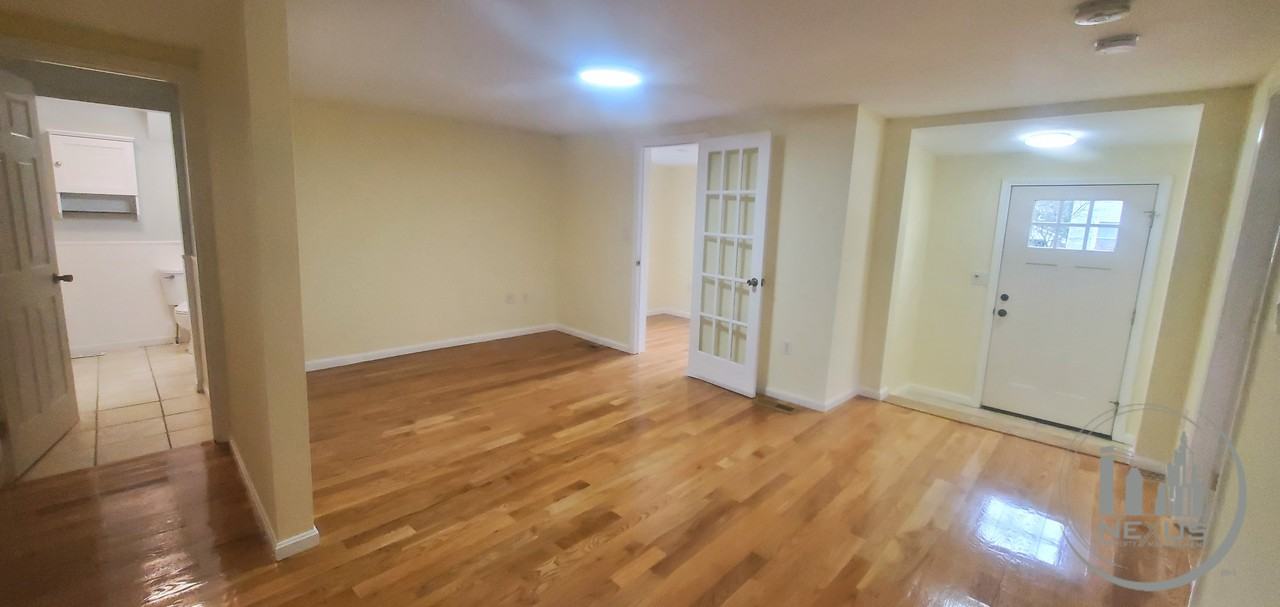 90 S Main St - Photo 3 of 33