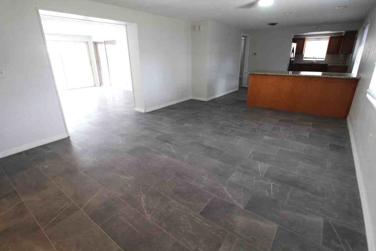 7464 Cass Cir - Photo 6 of 30