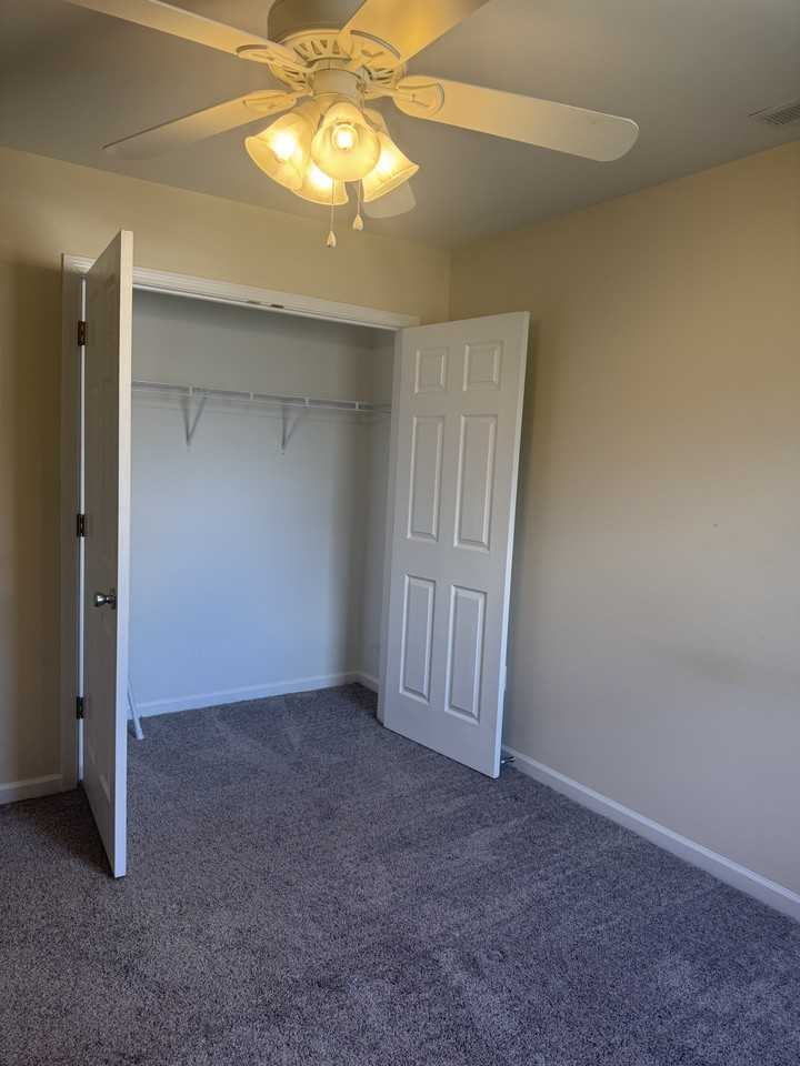 275 Rock Hill Rd - Photo 6 of 9