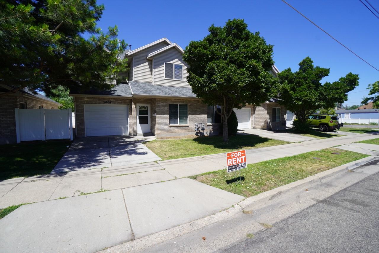 3067 Lincoln Ave - Photo 2 of 27