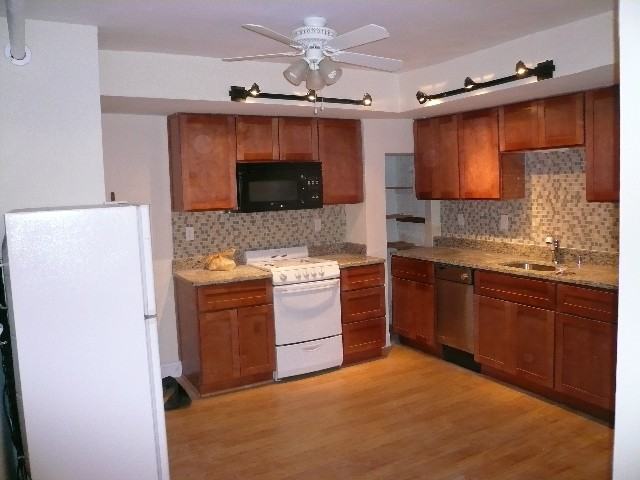 1067 Beacon St #D - Photo 6 of 14
