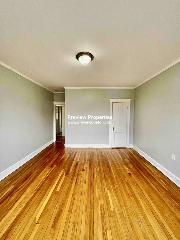 Commonwealth Ave #8P - Photo 4 of 11