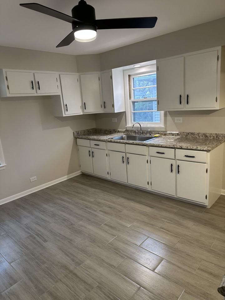 14818 Lincoln Avenue - Photo 2 of 5