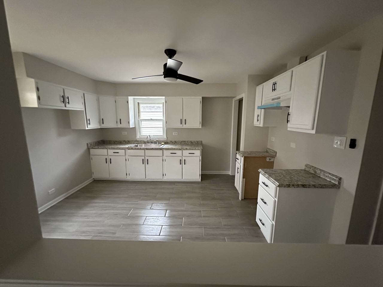 14818 Lincoln Avenue - Photo 3 of 5